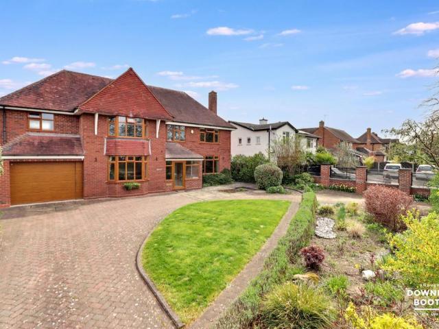 6 bedroom detached house for sale