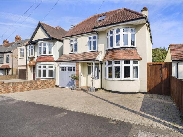 6 bedroom detached house for sale