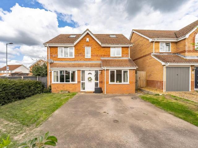 6 bedroom detached house for sale