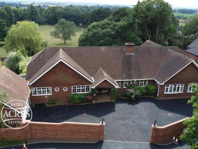 6 bedroom detached house for sale
