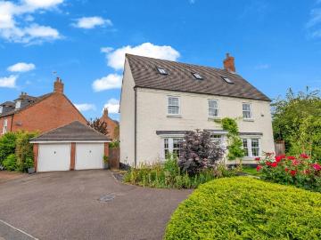 6 bedroom detached house for sale
