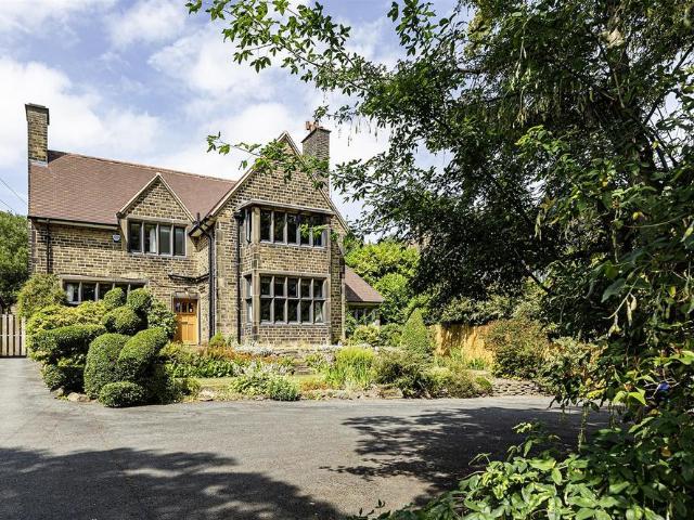 6 bedroom detached house for sale