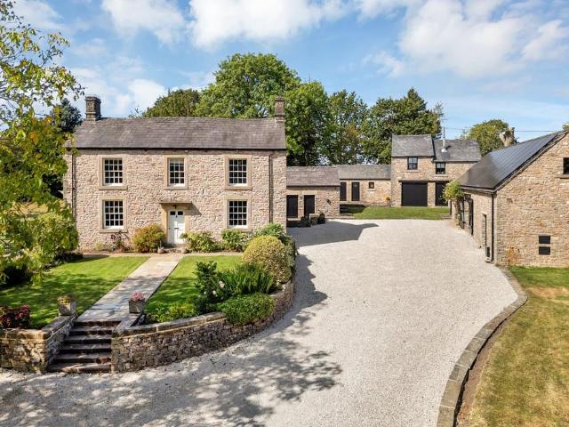 6 bedroom detached house for sale