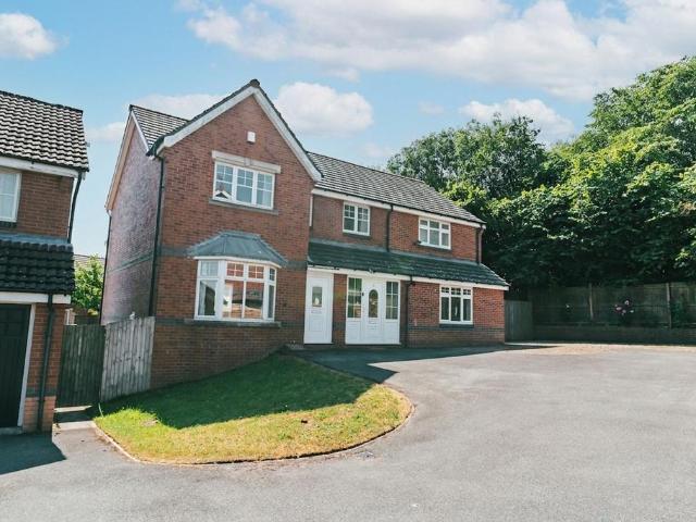 6 bedroom detached house for sale