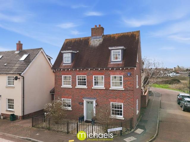 6 bedroom detached house for sale