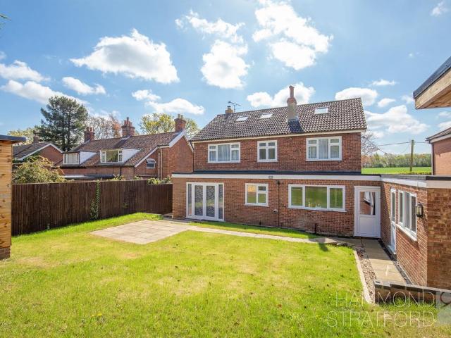 6 bedroom detached house for sale
