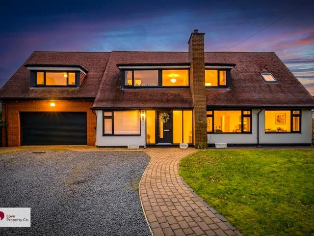 6 bedroom detached house for sale