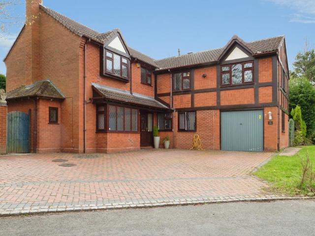 6 bedroom detached house for sale