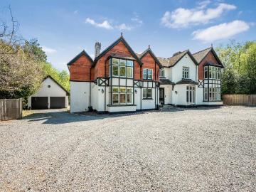 6 bedroom detached house for sale