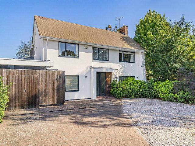 6 bedroom detached house for sale