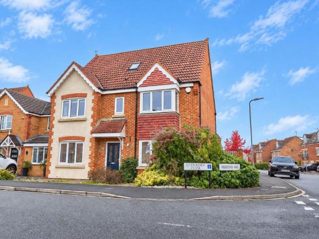 6 bedroom detached house for sale