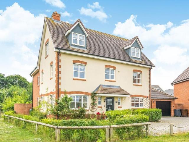 6 bedroom detached house for sale