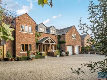 6 bedroom detached house for sale