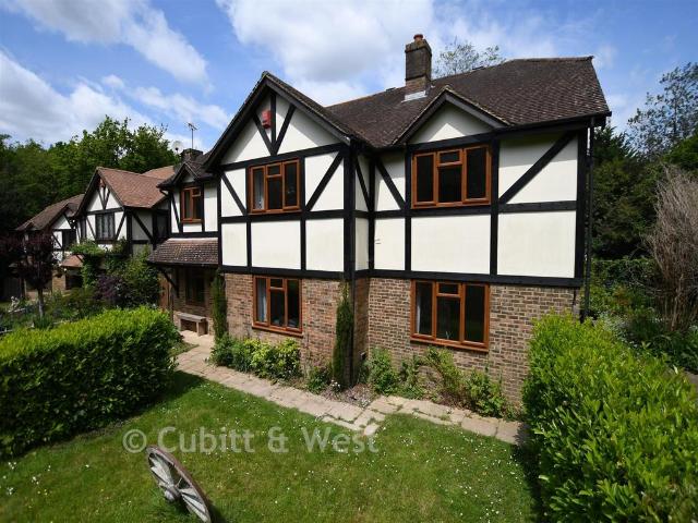 6 bedroom detached house for sale