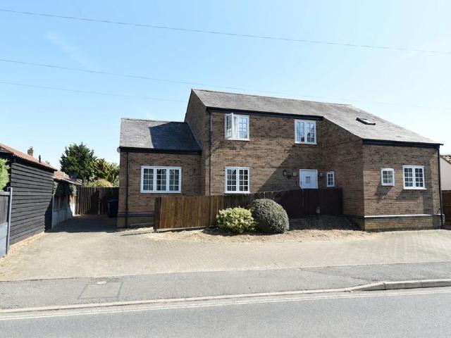 6 bedroom detached house for sale