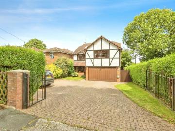 6 bedroom detached house for sale