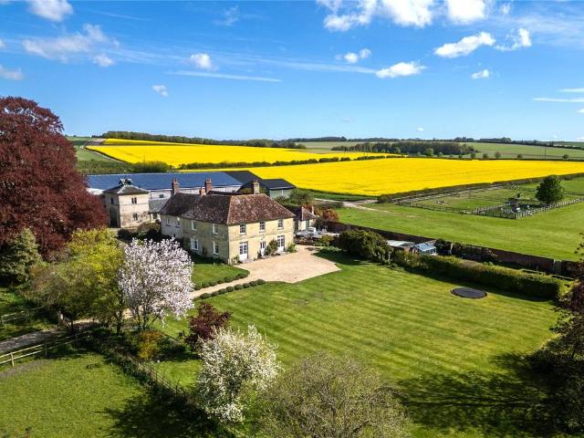 6 bedroom detached house for sale