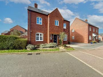 6 bedroom detached house for sale