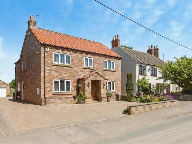 6 bedroom detached house for sale