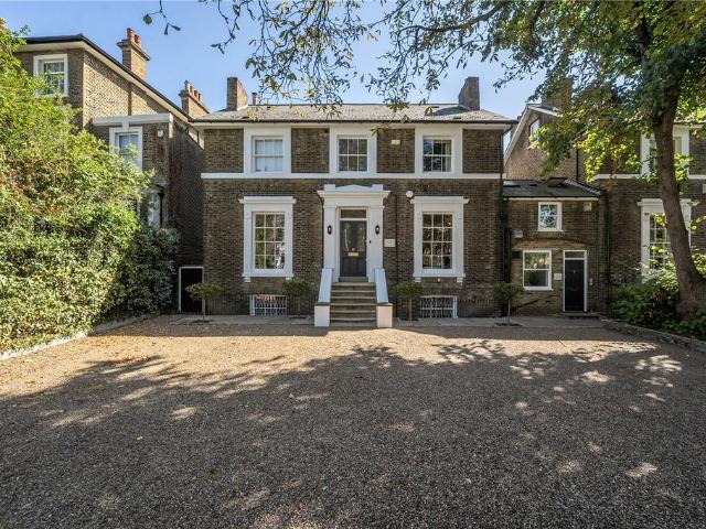 6 bedroom detached house for sale