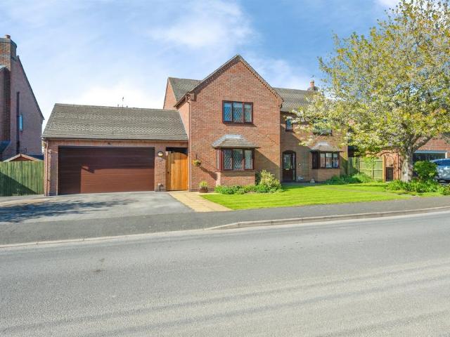 6 bedroom detached house for sale