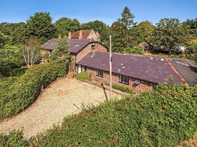 6 bedroom detached house for sale