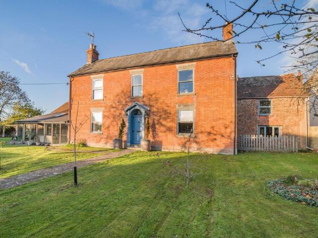 6 bedroom detached house for sale