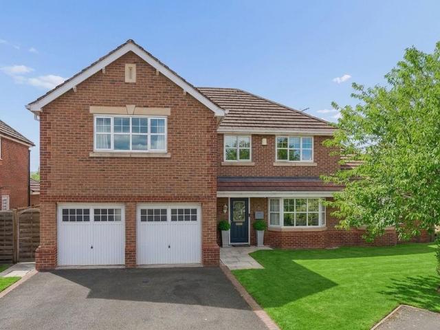 6 bedroom detached house for sale