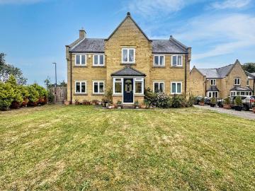 6 bedroom detached house for sale