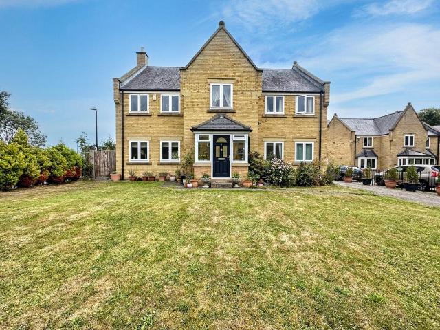 6 bedroom detached house for sale