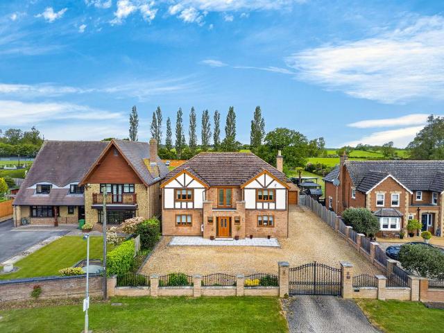 6 bedroom detached house for sale