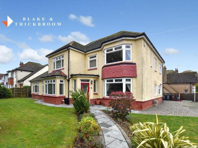 6 bedroom detached house for sale