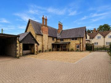 6 bedroom detached house for sale