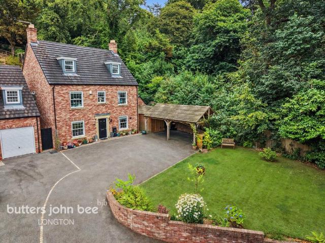 6 bedroom detached house for sale