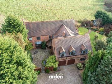 6 bedroom detached house for sale
