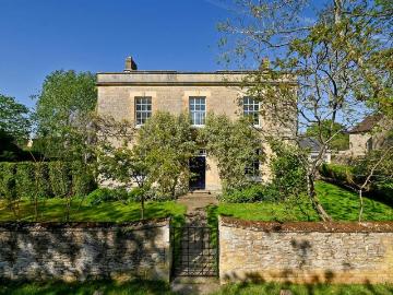6 bedroom detached house for sale