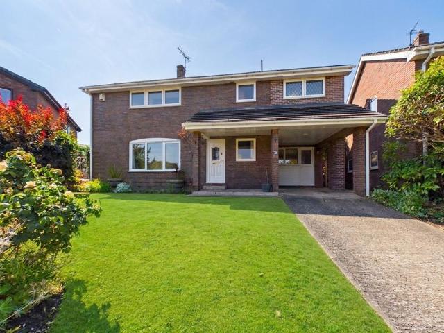 6 bedroom detached house for sale