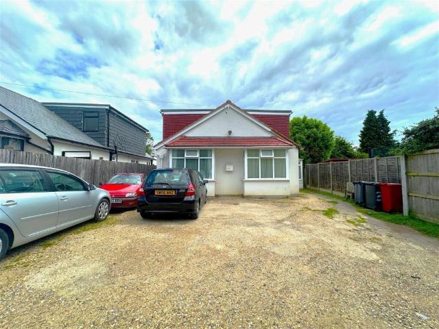 6 bedroom detached house for sale