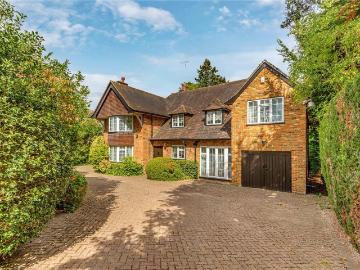 6 bedroom detached house for sale