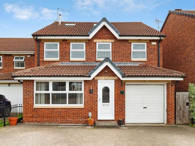 6 bedroom detached house for sale