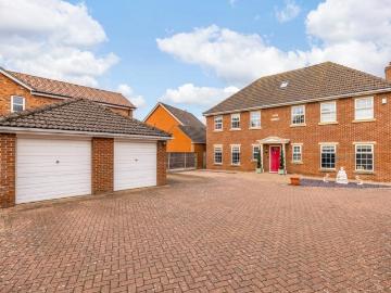 6 bedroom detached house for sale