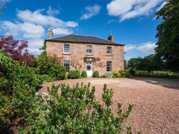 6 bedroom detached house for sale