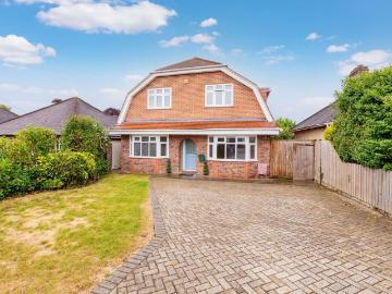 6 bedroom detached house for sale