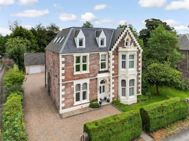 6 bedroom detached house for sale