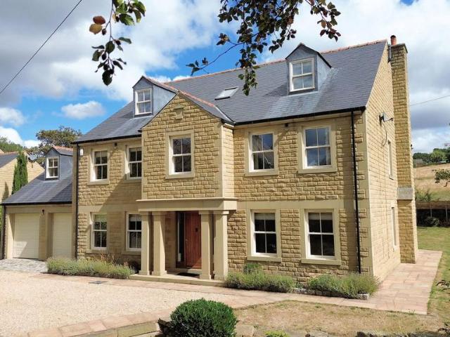 6 bedroom detached house for sale