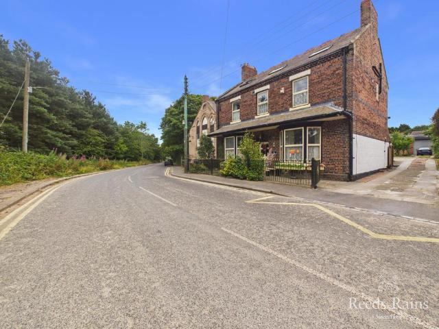6 bedroom detached house for sale