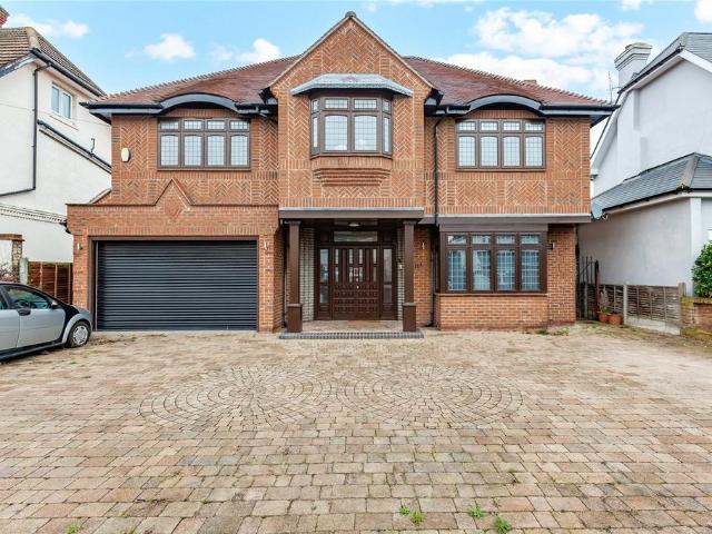 6 bedroom detached house for sale