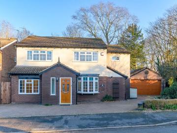 6 bedroom detached house for sale