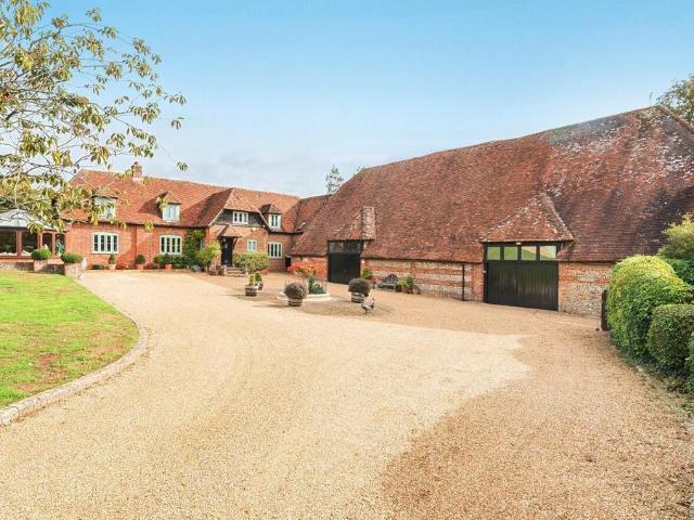 6 bedroom detached house for sale