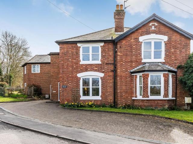 6 bedroom detached house for sale